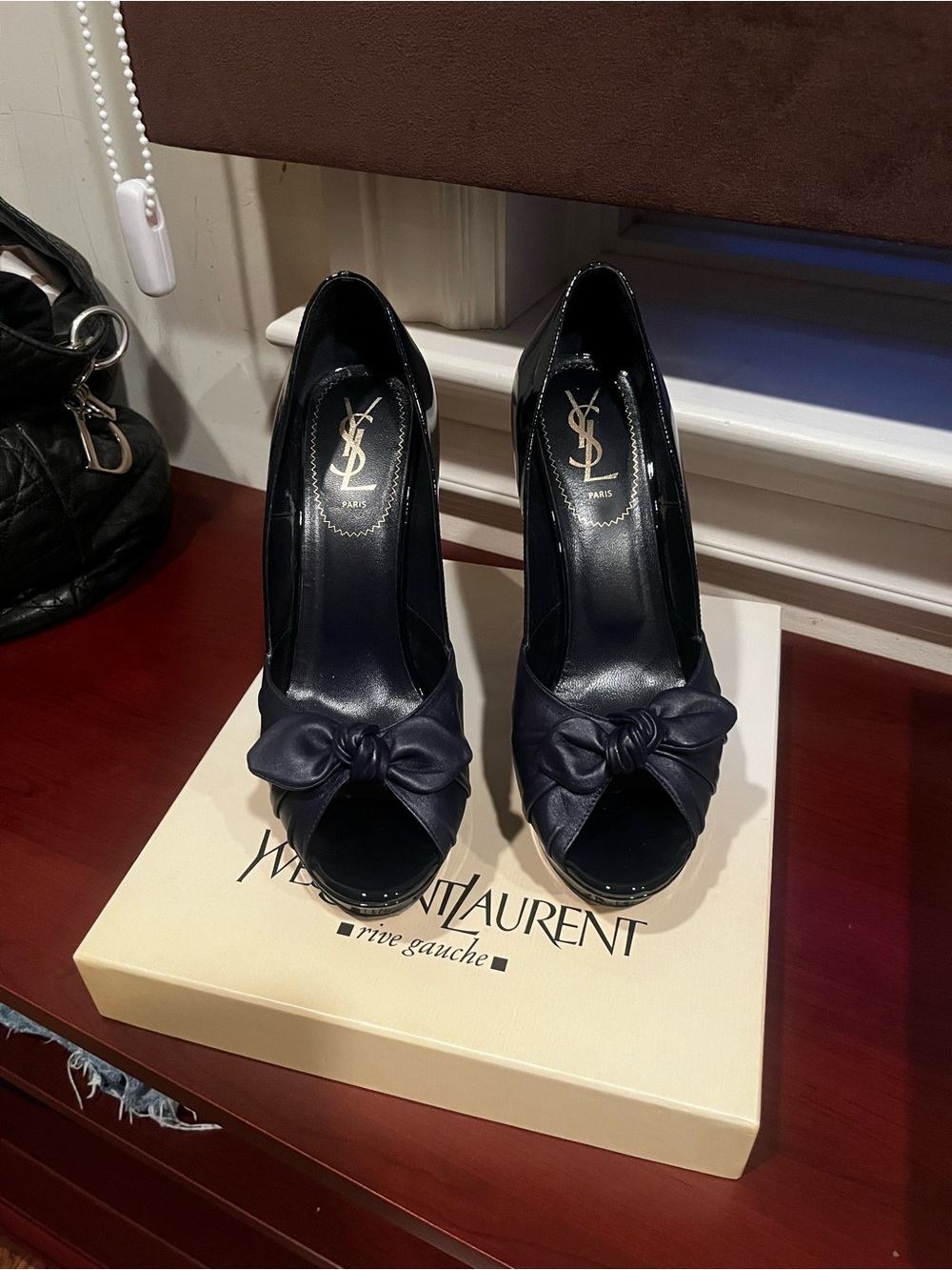 Yves Saint Laurent Palais B 105 Op Pump Nappa/ Vernice soft pacific sz 39